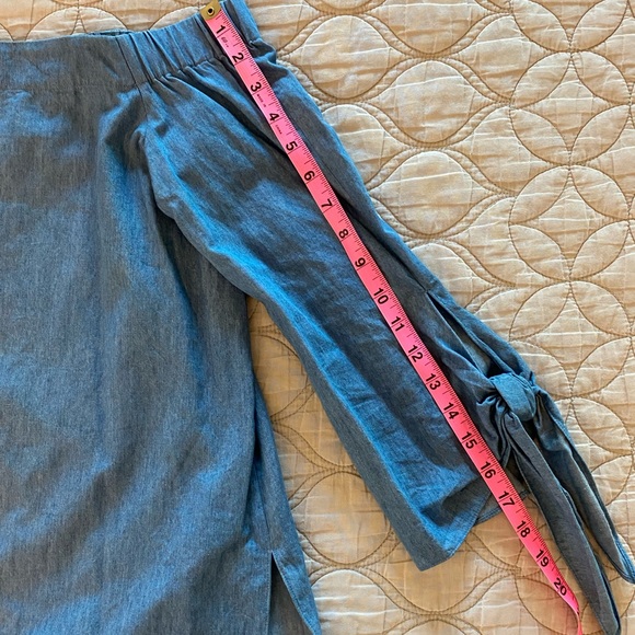 Club Monaco | Sophiya Blouse — Chambray | Size 2 - Picture 12 of 12